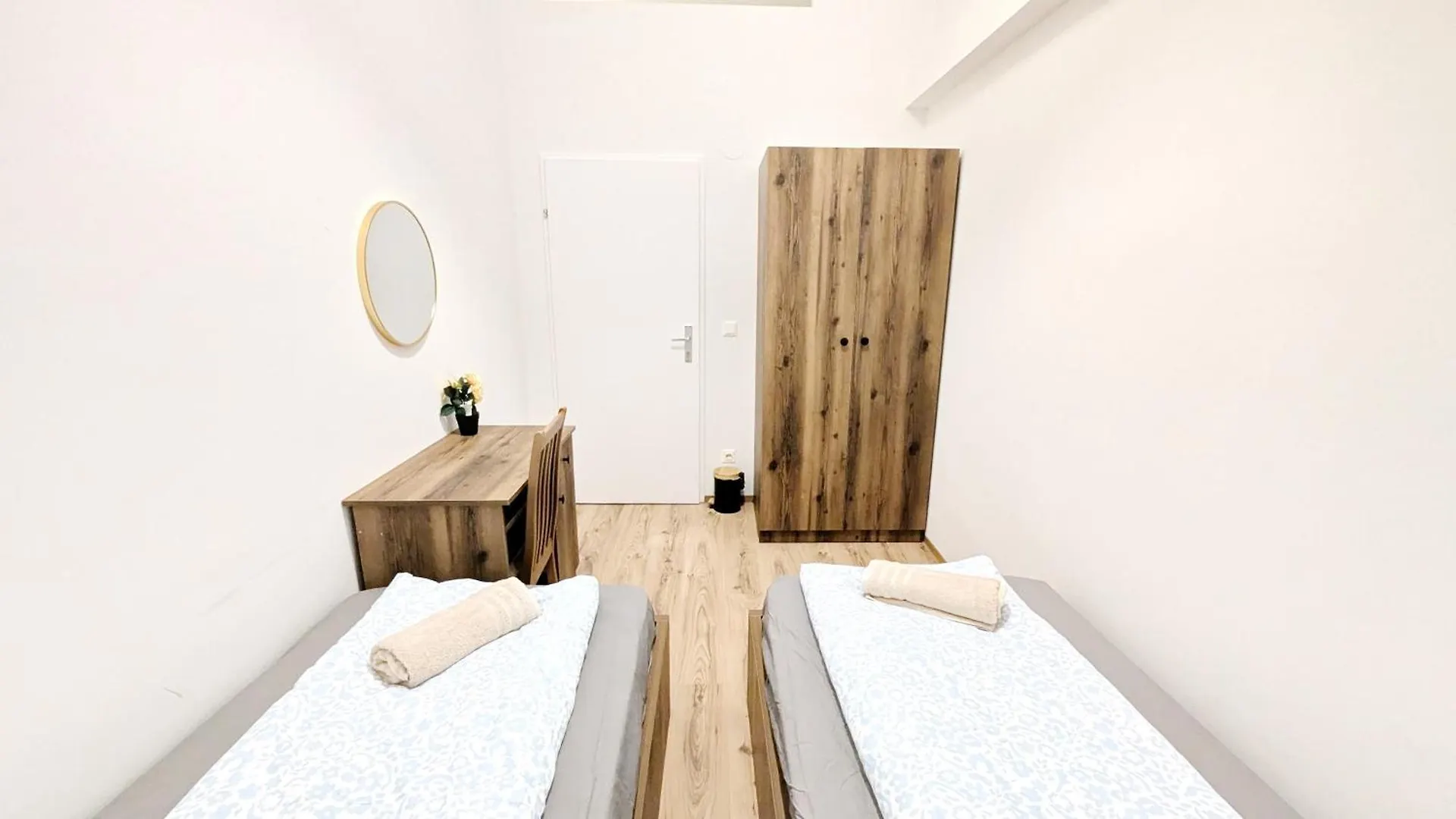 Cozy Rooms 15 Minutes Form Vienna Airport 0*,